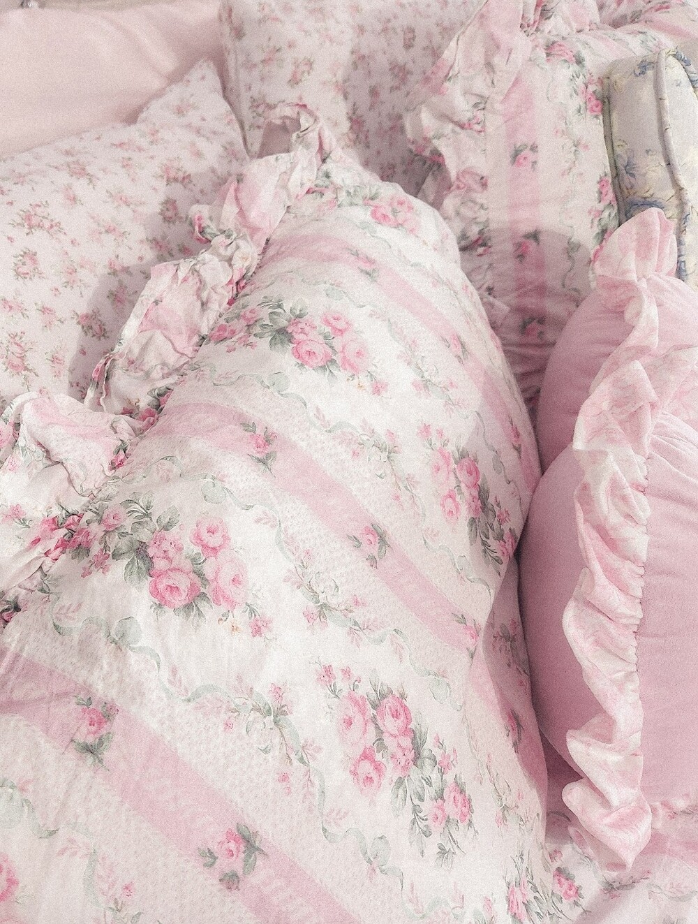 Loveshackfancy Dreamy Days Ruffle Organic Cotton Duvet & Shams - Picture 2 of 4